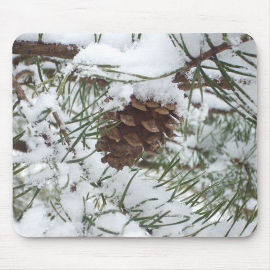 Snowy Pine Cone I Winter Nature Fotografy Mousepad (Vorne)