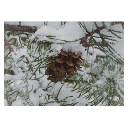 Snowy Pine Cone I Winter Nature Fotografy Schneidebrett (Vorderseite)