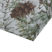Snowy Pine Cone I Winter Nature Fotografy Schneidebrett (Ecke)