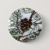 Snowy Pine Cone II Winterlandfotografie Button (Vorderseite)