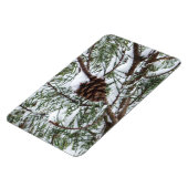 Snowy Pine Cone II Winterlandfotografie Magnet (Linke Seite)