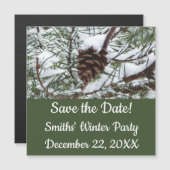 Snowy Pine Cone II Winterlandfotografie Magnetkarte (Vorne/Hinten)