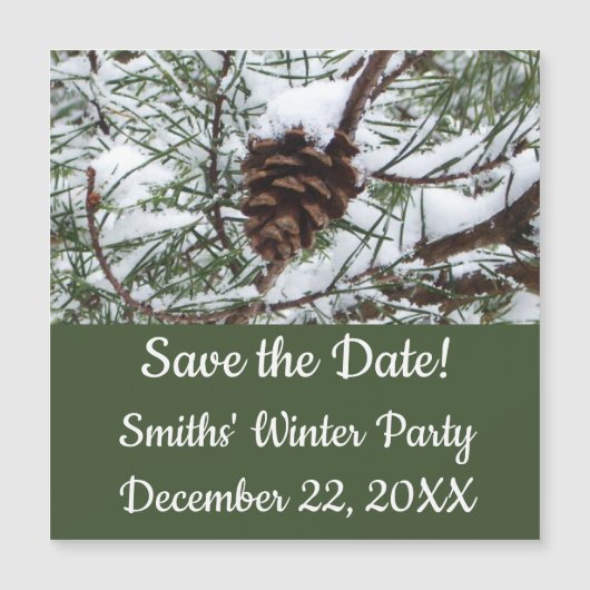 Snowy Pine Cone II Winterlandfotografie Magnetkarte (Vorderseite)