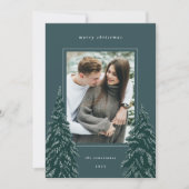 Snowy Pine | Elegantes Weihnachts-Foto Feiertagskarte (Vorderseite)