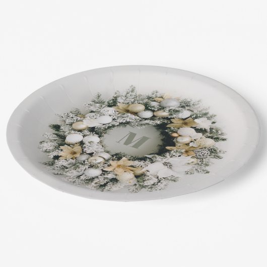 Snowy Pine Weihnachtsfest Pappteller (Schrägansicht)