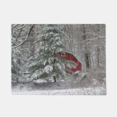 Snowy Red Barn Fußmatte (Vorderseite)