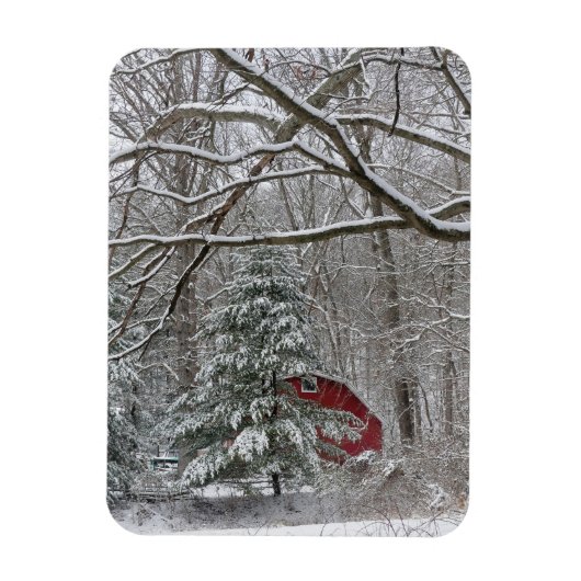 Snowy Red Barn Magnet (Vertikal)