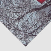 Snowy Red Barn mit Weihnachtslicht auf Zaun Seidenpapier (Ausschnitt)