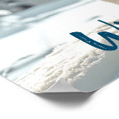 Snowy Sentinel: Alaskan Malamute Majestät Poster (Ecke)