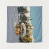 Snowy Serenity: Lake Louise und der majestätische Wandteppich (Vorderseite (Horizontal))