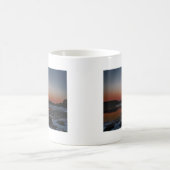 Snowy Sunset am Arrowhead See Kaffeetasse (Mittel)