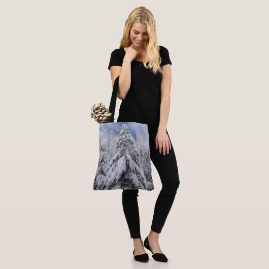 Snowy Trees Tasche (Am Model)