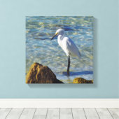 Snowy White Egret im Surf Leinwanddruck (Insitu (Holzboden))