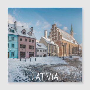 Snowy winter city centre in Riga, Lettland Magnet