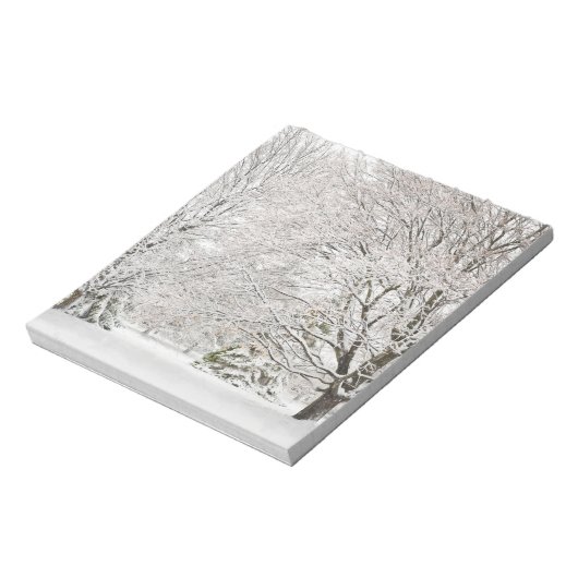 Snowy Winter Forest Notizblock (Rotiert)