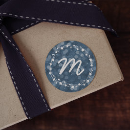 Snowy Winter Night Bokeh Holiday Monogram Runder Aufkleber