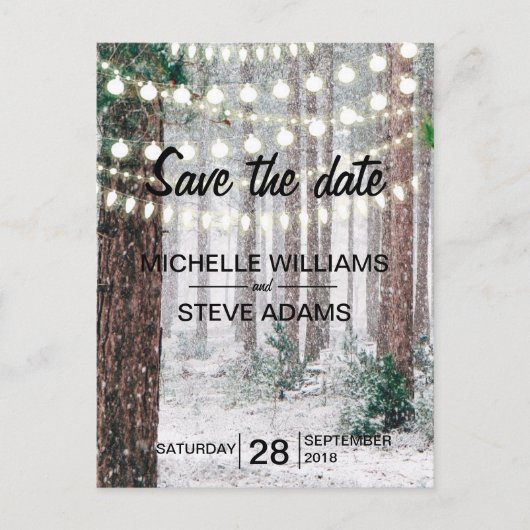 Snowy-Winter-Wald, der Save the Date Wedding ist Ankündigungspostkarte (Vorderseite)