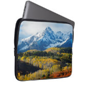 Snowyberg u. -bäume laptopschutzhülle (Vorne Rechts)