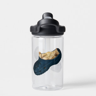 "Snug as a Bug: The Kitten's Croc Nickerchen" Trinkflasche