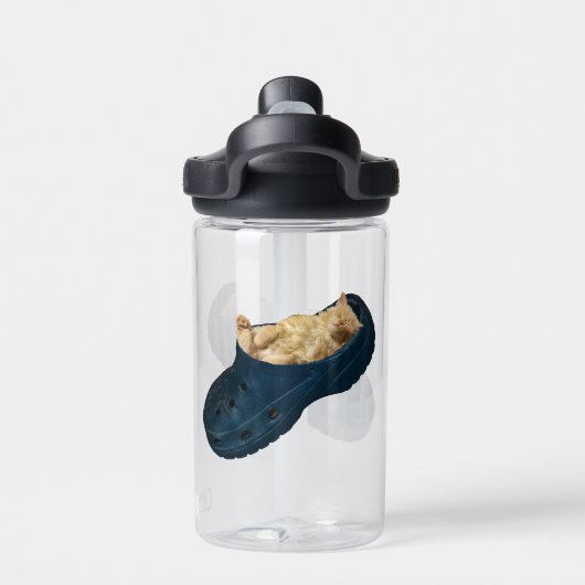 "Snug as a Bug: The Kitten's Croc Nickerchen" Trinkflasche (Rückseite)