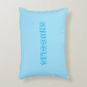 "Snuggles" Hellblau Dekokissen (Vorderseite(Vertikal))