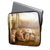 Snuggling Schweine Getty Bild-| Laptopschutzhülle (Vorderseite Links)
