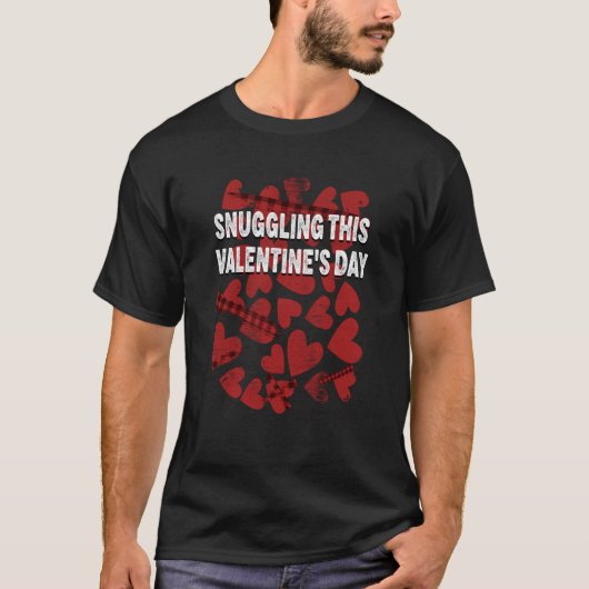 Snuggling This Valentines Day Matching Couples Hum T-Shirt (Vorderseite)