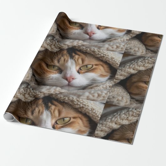 Snuggly Calico Cat und Blanket Geschenkpapier (Ungerollt)