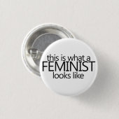 So sieht ein Feminist aus Button (Vorne & Hinten)