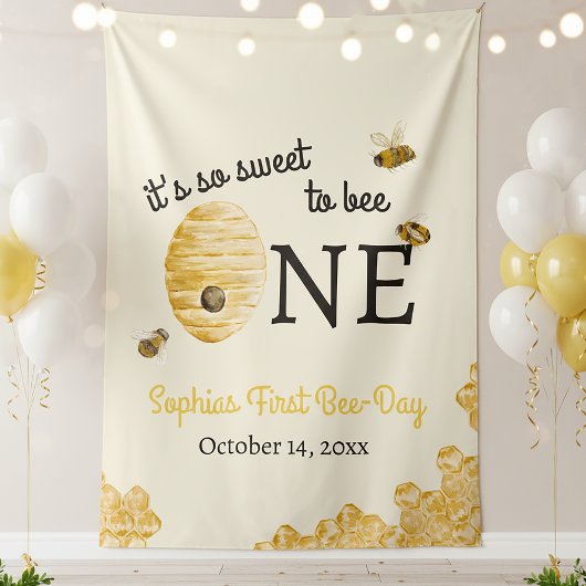 So Sweet To Bee One First Birthday Honeycomb Wandteppich
