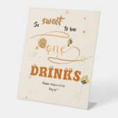 So Sweet To Bee One Honey Bee 1st Birthday Drinks Sockelschild (Vorderseite)