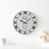 So viele Bücher schließen sich an Große Wanduhr (Zuhause)