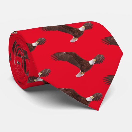 Soaring Bald Eagle Patriotic Red Background Krawat Krawatte (Gerollt)