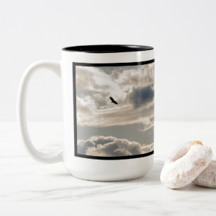 Soaring Bald Eagle Zweifarbige Tasse