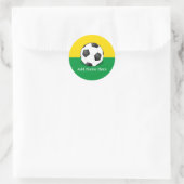 Soccer Ball on Yellow and Green Background Runder Aufkleber (Tasche)