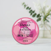 SOCCER BALL RUND Pink Geburtstagsparty Einladung (Stehend Vorderseite)