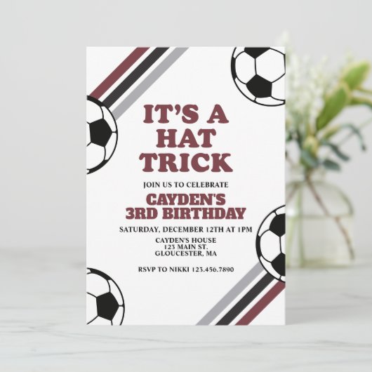 Soccer Hat Trick 3. Geburtstag Einladung (Stehend Vorderseite)