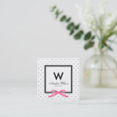 Social Media Polka Dock Pink Ribbon Monogram Quadratische Visitenkarte (Stehend Vorderseite)