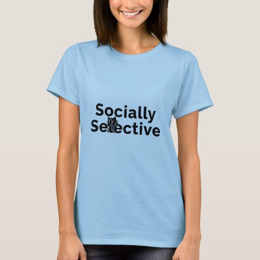 Socially Selective | Introvert Cat Quote | Funny P T-Shirt (Vorderseite)