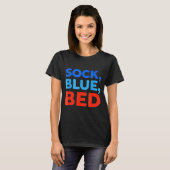 Sock Blau Bett Lustiges Meme T-Shirt (Vorne ganz)