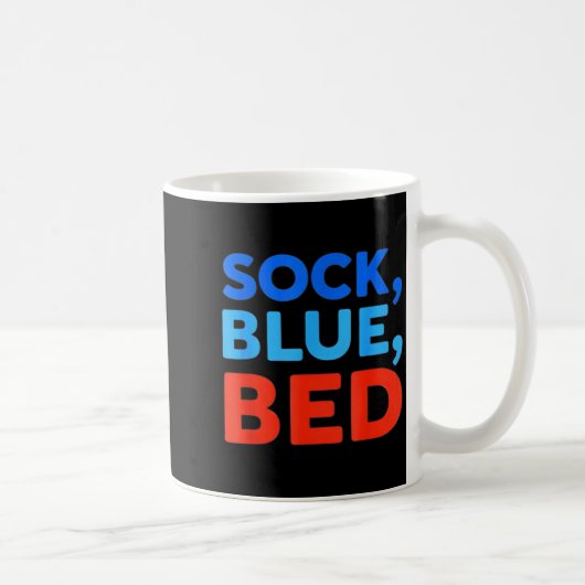 Sock Blue Bed Funny Meme Kaffeetasse (Rechts)