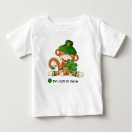 Sock Monkey mit Kleeblatt St. Patrick's Day Baby T-shirt