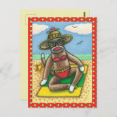 SOCK MONKEY RED BIKINI, AM STRAND CARTOON Funny Postkarte (Vorne/Hinten)