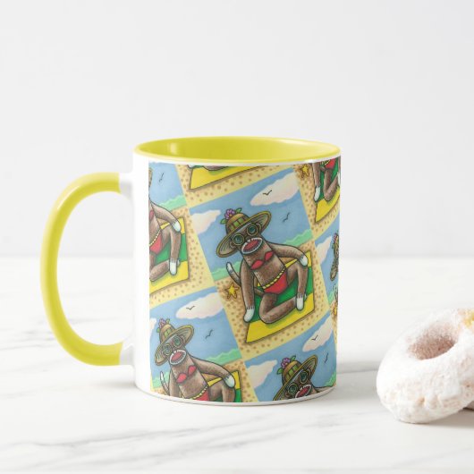 SOCK MONKEY RED BIKINI, AM STRAND CARTOON Funny Tasse (Mit Donut)