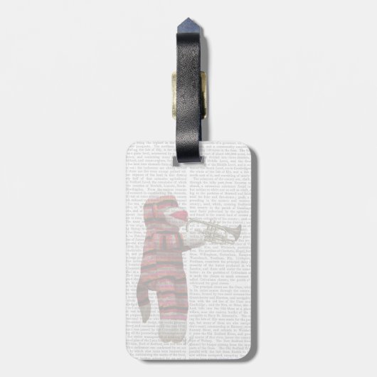 Sock Monkey spielt Trumpet Gepäckanhänger (Rückseite vertikal)