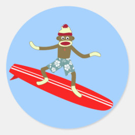 Sock Monkey Surfer Runder Aufkleber