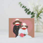 Sock Monkey Wedding (Bowty & Violet) Postkarte (Stehend Vorderseite)