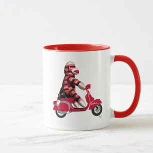 Socken-Affe auf rotem Moped Tasse