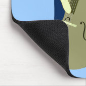 Socken-Affe-aufrechter Bass-Spieler Mousepad (Ecke)
