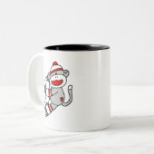 Socken-Affe-Fußball Zweifarbige Tasse (Vorderseite Links)